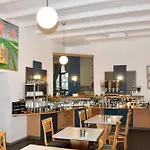 Opera Hotel 3*