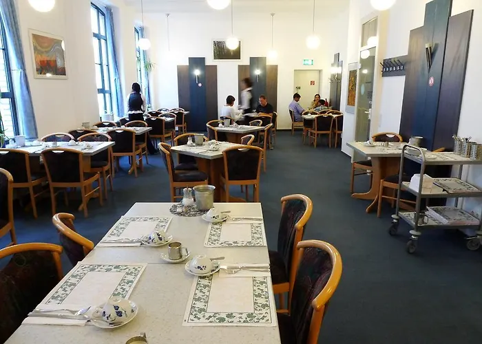 ホテル オペラ 3*