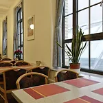 Opera Hotel 3*