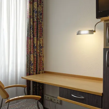 Otel Opera 3*