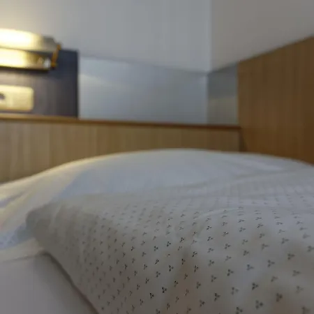 Opera Otel 3*